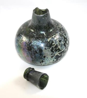 Antieke VOC fles beschikbaar voor biedingen