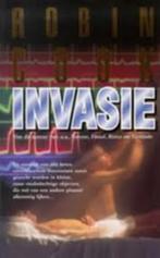 Invasie - Robin Cook, Gelezen, Ophalen of Verzenden, Nederland, Robin Cook