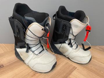 Burton Imperial maat 42,5 beschikbaar voor biedingen