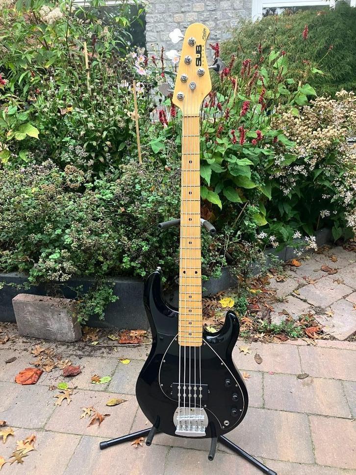 Musicman Stingray Sterling SUB 5 string, Muziek en Instrumenten, Snaarinstrumenten | Gitaren | Bas, Gebruikt, Elektrisch, 5-snarig