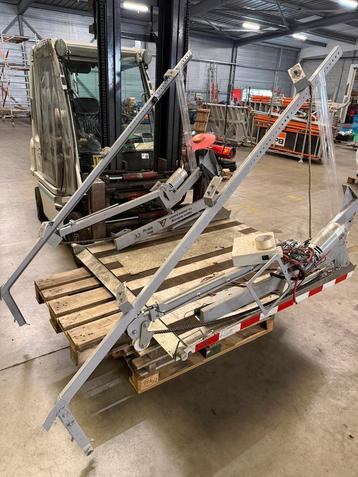 Rolstoellift voor bus – 500 kg laadvermogen–€350 vaste prijs beschikbaar voor biedingen