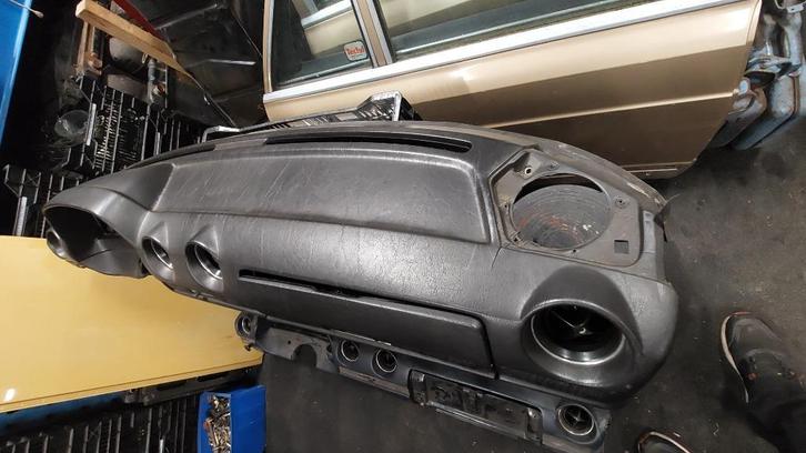 Te koop mooi dashboard mercedes w123, Auto-onderdelen, Interieur en Bekleding, Mercedes-Benz, Gebruikt, Ophalen of Verzenden