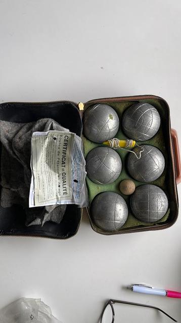 Jeu de boules set beschikbaar voor biedingen