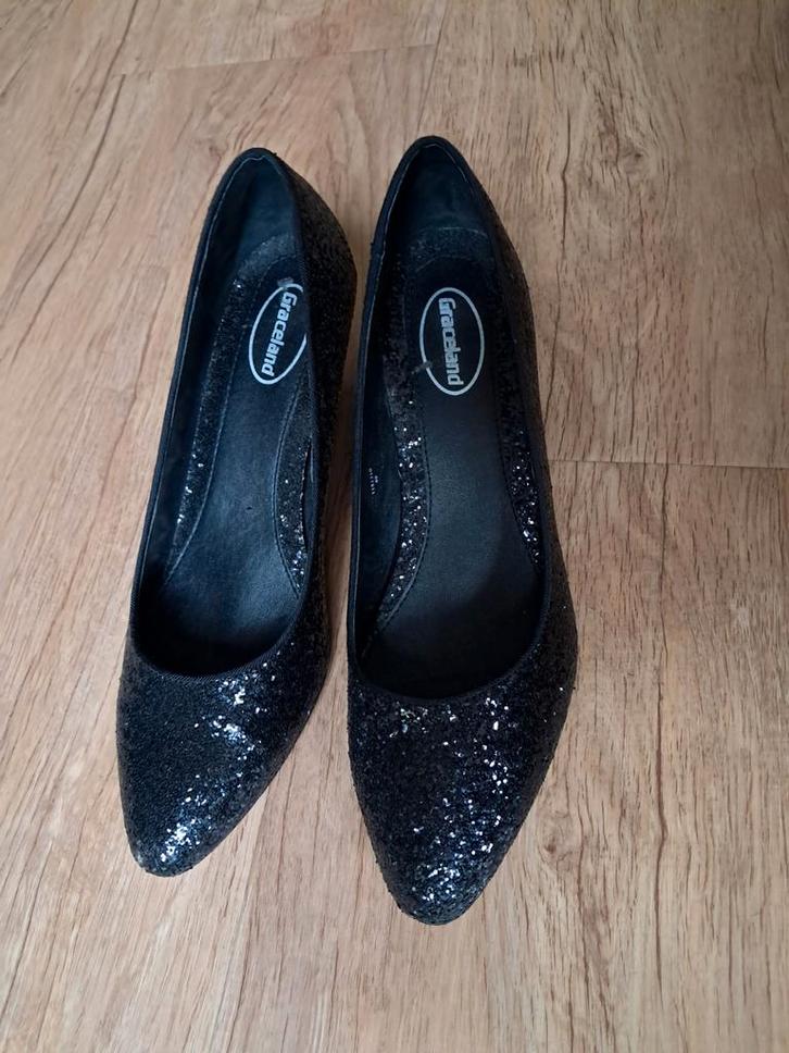 Glitter pumps van Graceland - Maat 40, Kleding | Dames, Schoenen, Zo goed als nieuw, Pumps, Zwart, Ophalen
