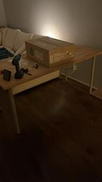 Bureau / Tafel - Eenvoudig Design, Ophalen, Gebruikt, Bureau
