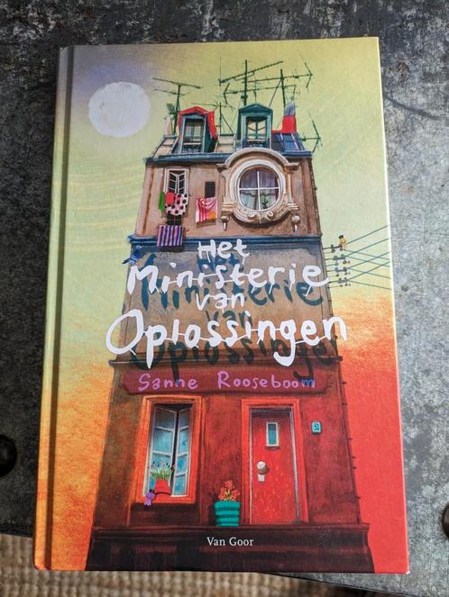 Sanne Rooseboom - Het ministerie van Oplossingen, Boeken, Kinderboeken | Jeugd | 10 tot 12 jaar, Zo goed als nieuw, Ophalen of Verzenden