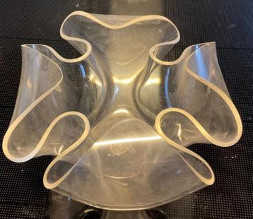 Design VAAS met PD logo in dik Perspex beschikbaar voor biedingen