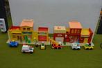 Vintage fisher price Play Family Village met 11 poppetjes en, Ophalen of Verzenden, Gebruikt, Speelset