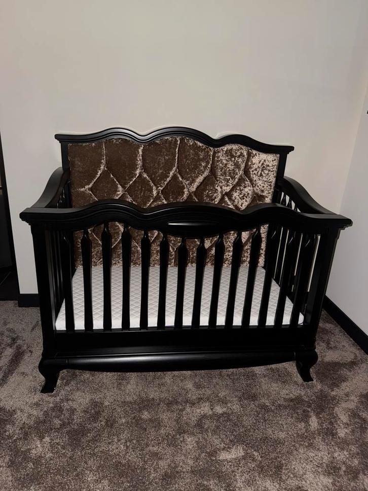 Romina babykamer zwart - Nieuwstaat!, Kinderen en Baby's, Babywiegjes en Ledikanten, Nieuw, Ledikant, Ophalen of Verzenden