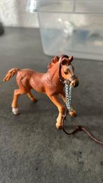 Schleich engels volbloed veulen met halster en deken, Ophalen of Verzenden, Zo goed als nieuw, Paard, Beeldje of Figuurtje