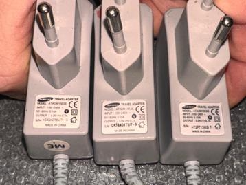 Samsung 5V, 0,7A travel adapter oplader + USB data kabel beschikbaar voor biedingen