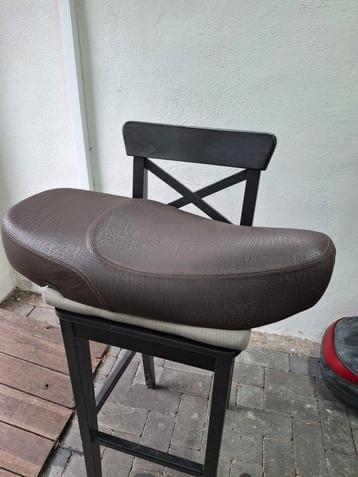 Vespa LX zadel beschikbaar voor biedingen