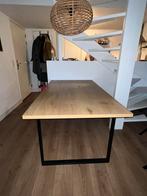 Eettafel hout met zwarte poten, Huis en Inrichting, Tafels | Eettafels, Eikenhout, Zo goed als nieuw, Vijf personen of meer, Rechthoekig