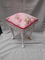 Poefje 30 x 30 en 25 cm hoog, Ophalen of Verzenden, Zo goed als nieuw, Rechthoekig