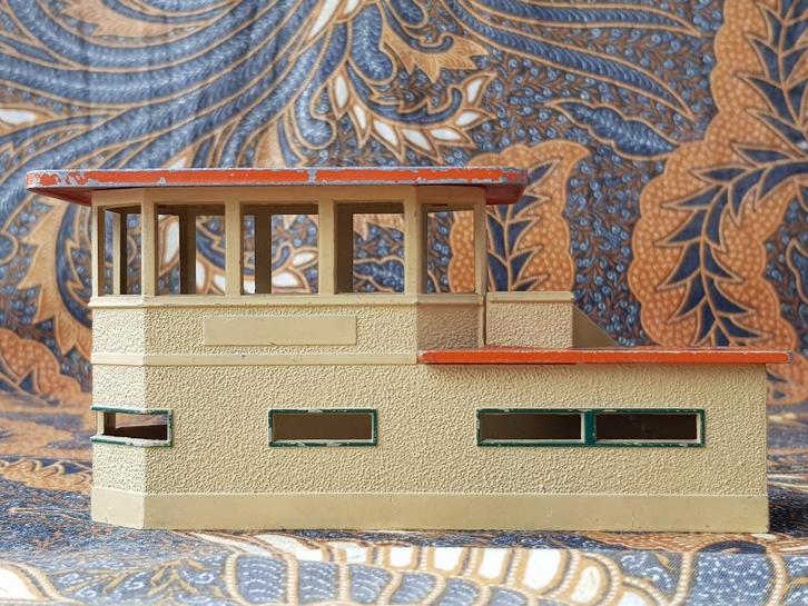 Oud trein seinhuis uit Engeland van Hornby Dublo 16,5 cm., Antiek en Kunst, Antiek | Speelgoed, Ophalen of Verzenden