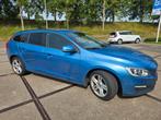 Volvo V60 2.0 T3 Benzine 2016 Blauw met, Auto's, Euro 6, 4 cilinders, 1969 cc, Blauw
