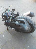 Kymco 2 takt motorblokje is nog helemaal compleet., Ophalen