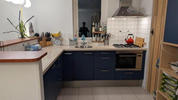 Gratis Keuken (Januari 2026), Huis en Inrichting, Keuken | Complete keukens, Gebruikt, Hoekkeuken, Blauw, Composiet, Ophalen