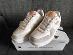 Identity sneakers 38 wit beige, Wit, Nieuw, Ophalen of Verzenden, Sneakers of Gympen