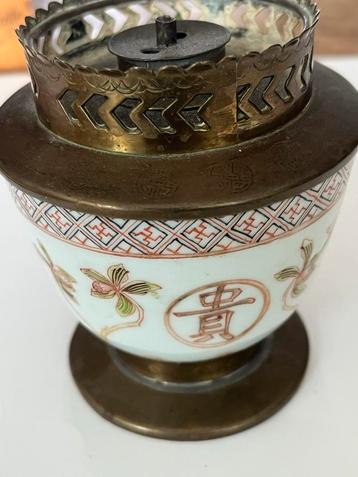 Antieke Chinese Opiumlamp beschikbaar voor biedingen
