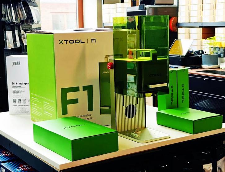 xTool F1 10W Laser Graveermachine - Nieuw!, Computers en Software, 3D Printers, Zo goed als nieuw, Ingebouwde Wi-Fi, Ophalen of Verzenden