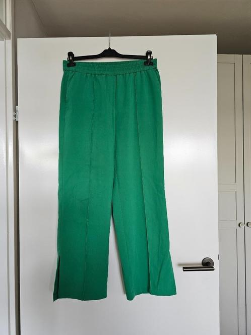 Broek pantalon groen lang dames maat 42/44, Kleding | Dames, Broeken en Pantalons, Zo goed als nieuw, Maat 42/44 (L), Groen, Ophalen of Verzenden