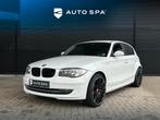 BMW 1 Serie 118i LCI 5-Deurs | AUTOMAAT | Cruise | YOUNGTIME, Auto's, BMW, 1290 kg, Traction-control, Wit, Origineel Nederlands
