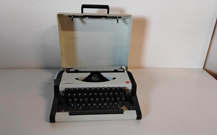 Draagbare Olympia Traveller typemachine, Diversen, Typemachines, Ophalen of Verzenden