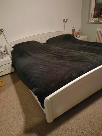 Wit bed te koop