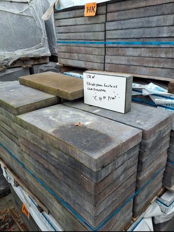 Mooie partij 60x30x5cm terrastegels - Oud Drachten - 198m² beschikbaar voor biedingen