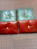 Echte lederen sierkussens. Twee rode en twee groene., Huis en Inrichting, Woonaccessoires | Kussens, Ophalen, Zo goed als nieuw