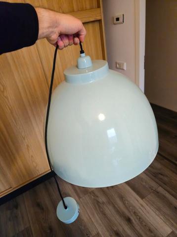 Grote hanglamp beschikbaar voor biedingen