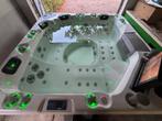 Universe Vulcano Jacuzzi 6 persoons met TV, Tuin en Terras, Bubbelbaden en Hottubs, Ophalen, Zo goed als nieuw, Filter, Vast