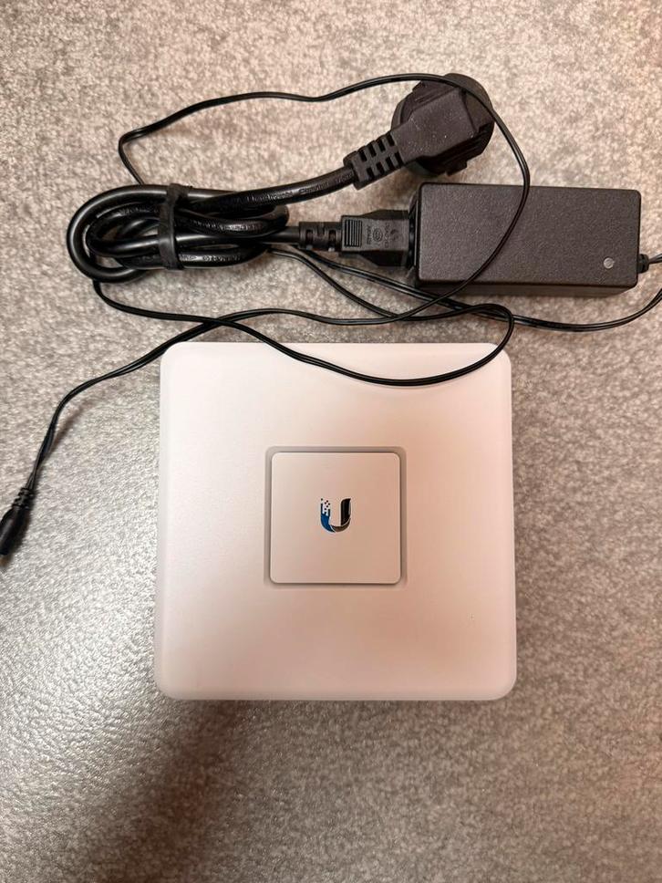 Ubiquiti Unifi USG Gateway - Router, Computers en Software, Routers en Modems, Gebruikt, Router, Ophalen of Verzenden