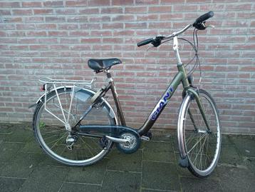 Giant Escader dames fiets lage instap beschikbaar voor biedingen