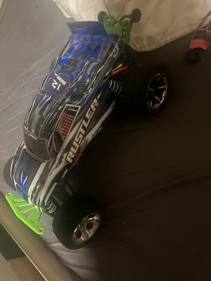 Traxxas rustler, Hobby en Vrije tijd, Modelbouw | Radiografisch | Auto's, Zo goed als nieuw, Auto offroad, Ophalen of Verzenden