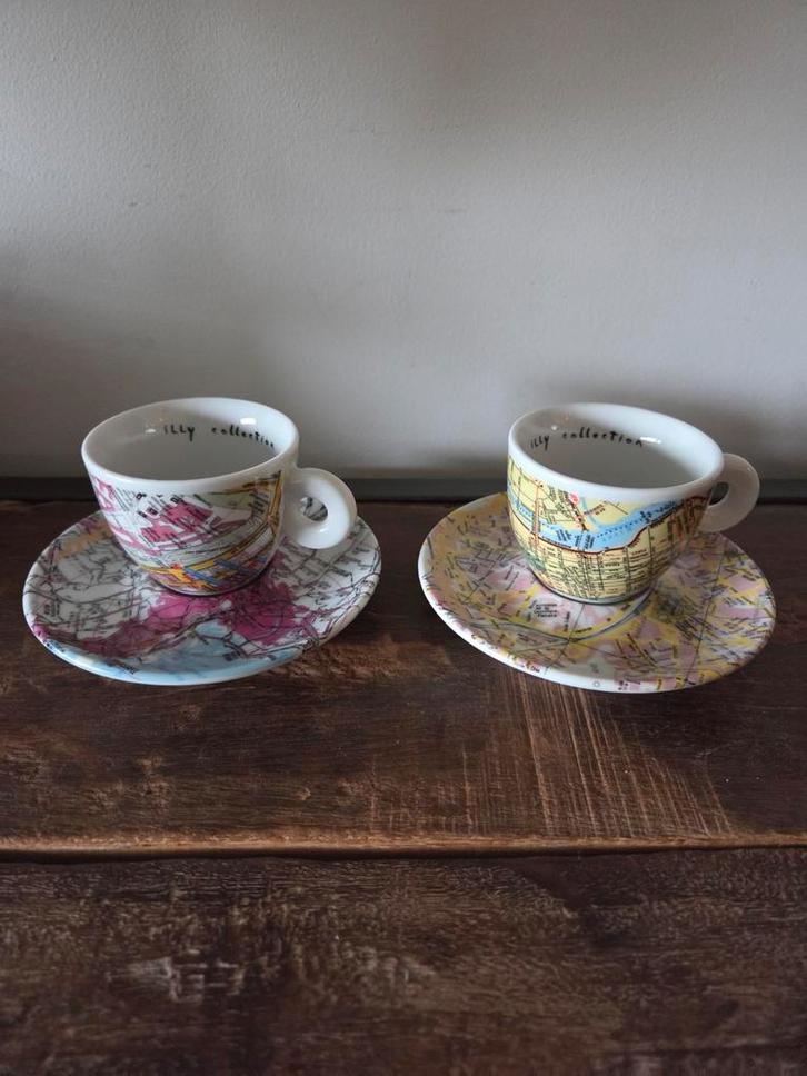 2 Illy Collection World Cups 1998 Robert Rauschenberg, Verzamelen, Porselein, Kristal en Bestek, Zo goed als nieuw, Porselein