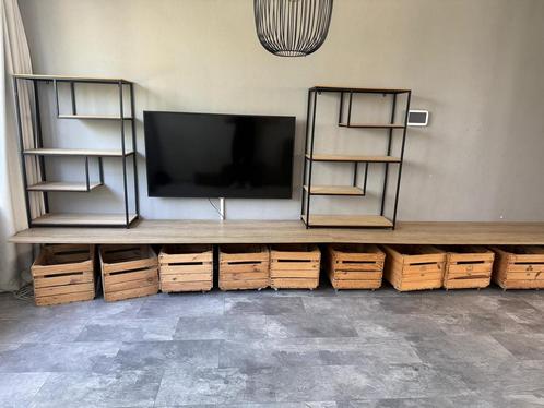 TV meubel met houten fruitkisten op wielen (mag ook los), Huis en Inrichting, Kasten | Televisiemeubels, Zo goed als nieuw, Minder dan 100 cm