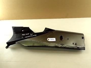 FES125 Silverwing 2007 - 2017 Honda Kuipdeel D1-35147 beschikbaar voor biedingen