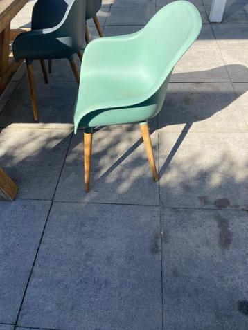 Mintgroene tuinstoelen beschikbaar voor biedingen