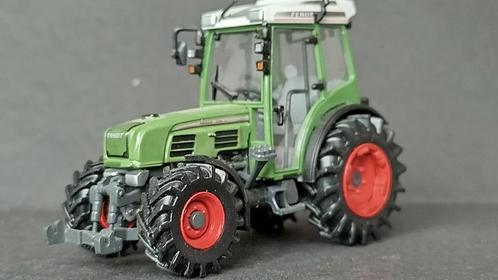 Fendt 209 f 1:43 Universal Hobbies Pol, Hobby en Vrije tijd, Modelauto's | 1:43, Zo goed als nieuw, Tractor of Landbouw, Universal Hobbies