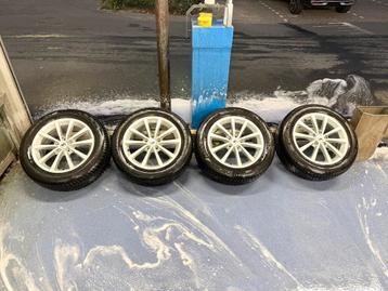 Winterset 17 inch - Banden en Velgen ONBESCHADIGD beschikbaar voor biedingen
