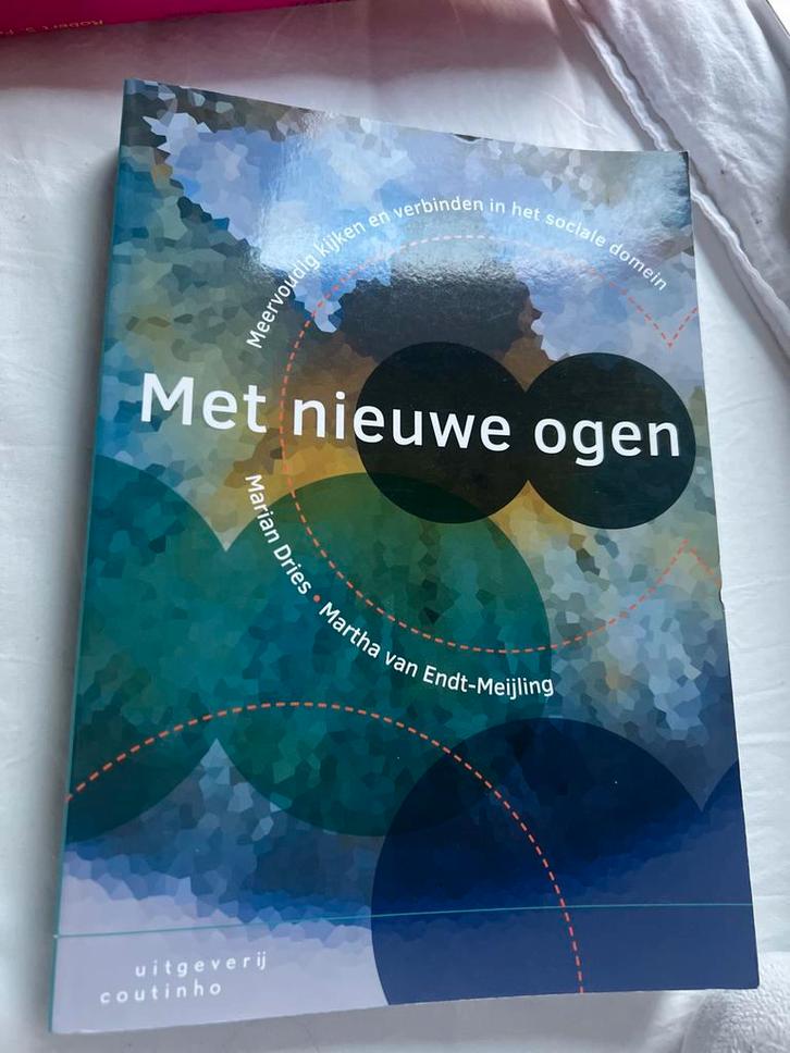 Met nieuwe ogen - Cultuurverschillen, Boeken, Psychologie, Zo goed als nieuw, Sociale psychologie, Ophalen of Verzenden