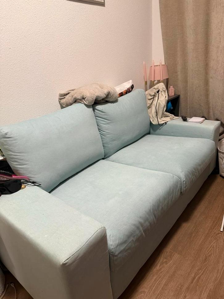 Lichtblauwe 2-zits IKEA bank met ribbelstof, Huis en Inrichting, Banken | Bankstellen, Zo goed als nieuw, Rechte bank, Tweepersoons
