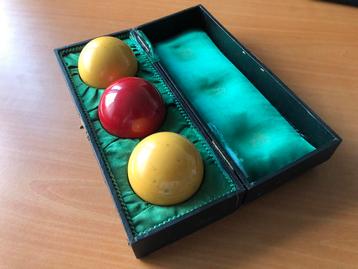 Antieke biljartballen in kistje - Fa. J. Elsenburg Amsterdam beschikbaar voor biedingen