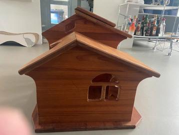 Antroposofisch poppenhuis beschikbaar voor biedingen