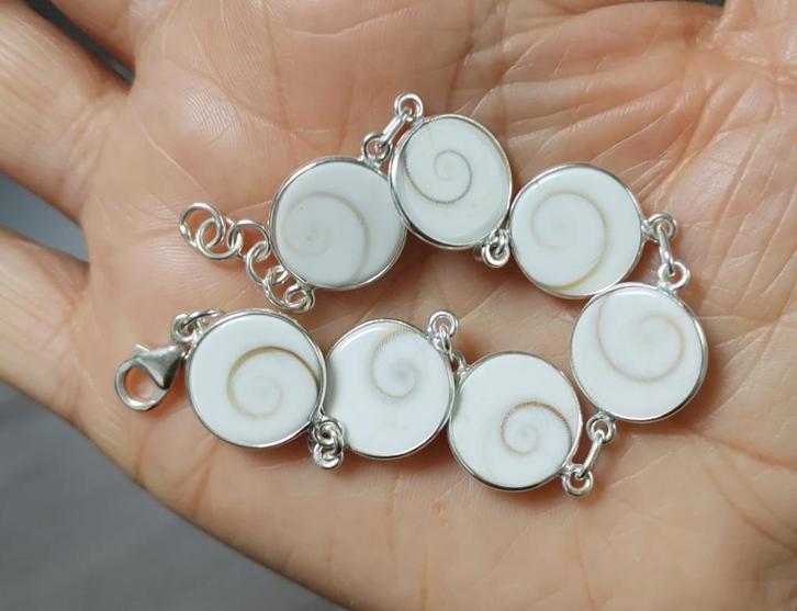 925 zilveren armband met natuurlijke Shiva oog schelp, Sieraden, Tassen en Uiterlijk, Armbanden, Nieuw, Zilver, Wit, Ophalen of Verzenden