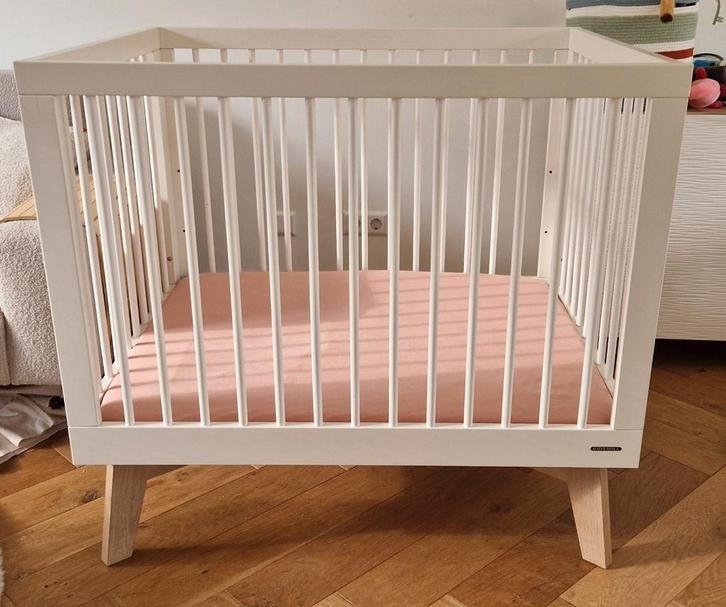 Kidsmill Sixties Box incl. boxmatras, Kinderen en Baby's, Boxen, Gebruikt, Rechthoekig, In hoogte verstelbaar, Ophalen