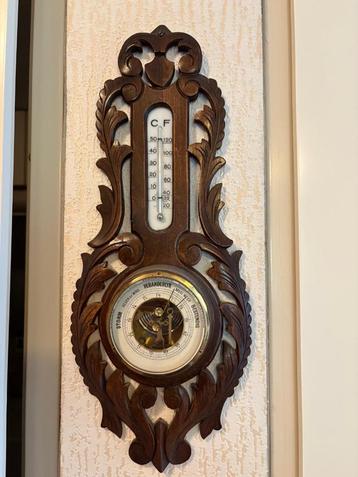 Sierlijke antieke houten barometer en temperatuurmeter beschikbaar voor biedingen