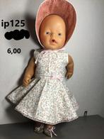 Poppenkleertjes baby pop set. Opbrengst KiKa., Ophalen, Nieuw, Babypop